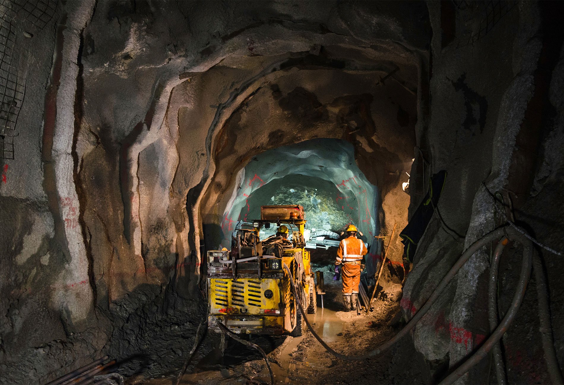 industrial-tunneling-drilling-cutting-grinding-sand