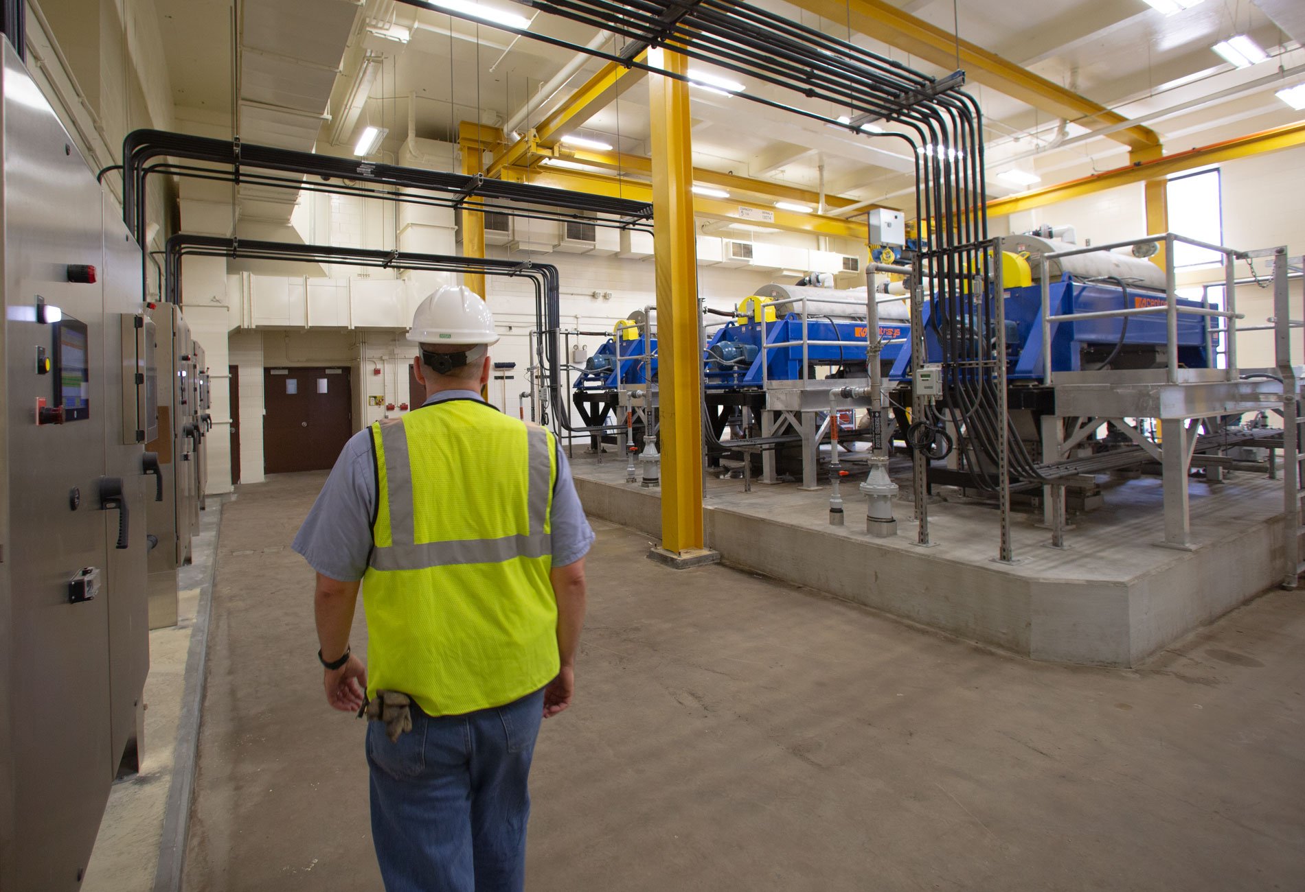 USA-manufacturing-equipment-decanter-centrifuge-on-site-service-2